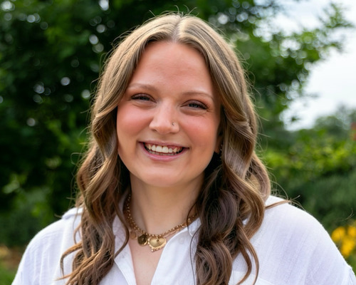 Morgan Stoldt, Account Executive 